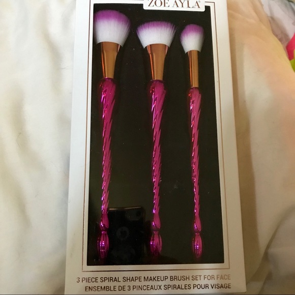 Zoe Ayla Other - Zoe Ayla 3 Piece Spiral Makeup Brush set   NWT